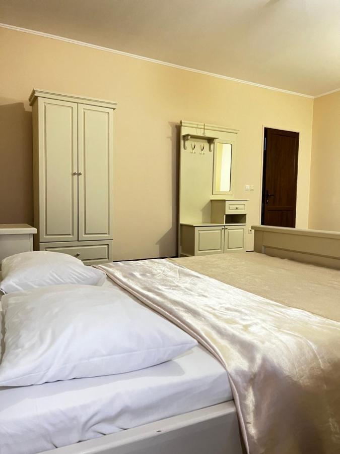 New Continent Hotell Bushtyno Eksteriør bilde